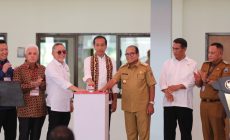 Permalink to Presiden RI dan Mendag Zulkifli Didampingi Pj. Gubernur Samsudin Resmikan Gedung Jokowi Learning Centre