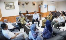 Permalink to Pj. Gubernur Samsudin Tinjau Kantor Pusat Bank Lampung dan Kunjungi Kantor OJK Lampung
