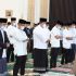 Permalink to Gubernur Arinal dan Ibu Riana Shalat Ied di Mahan Agung, Tingkatkan Ketaqwaan kepada Allah SWT