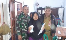 Permalink to Untuk Menjamin Kelancaran Penyaluran BLT BBM BPNT, Sertu Kusnadi Melaksanakan Pengawalan dan Pengamanan di Desa Pangkalan