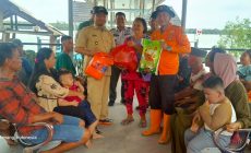 Permalink to Kepala Pelaksana BPBD Mesuji Serahkan Bantuan untuk Korban Banjir Rob di Kecamatan Rawa Jitu Utara